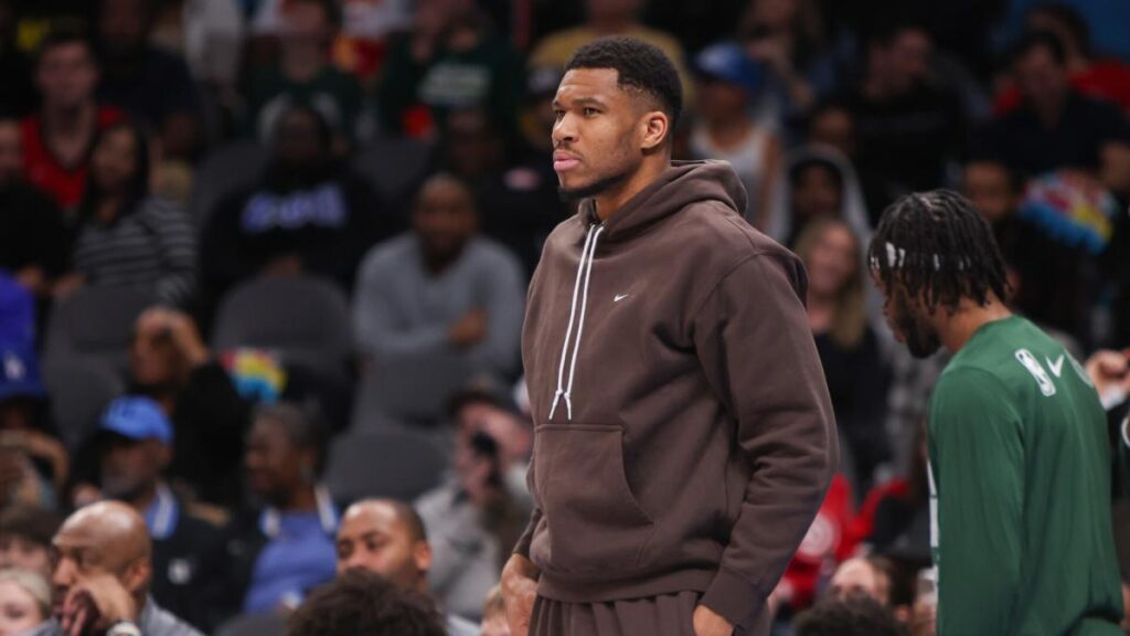 Giannis Antetokounmpo says he would not ask for trade, 'they would have to kick me out'