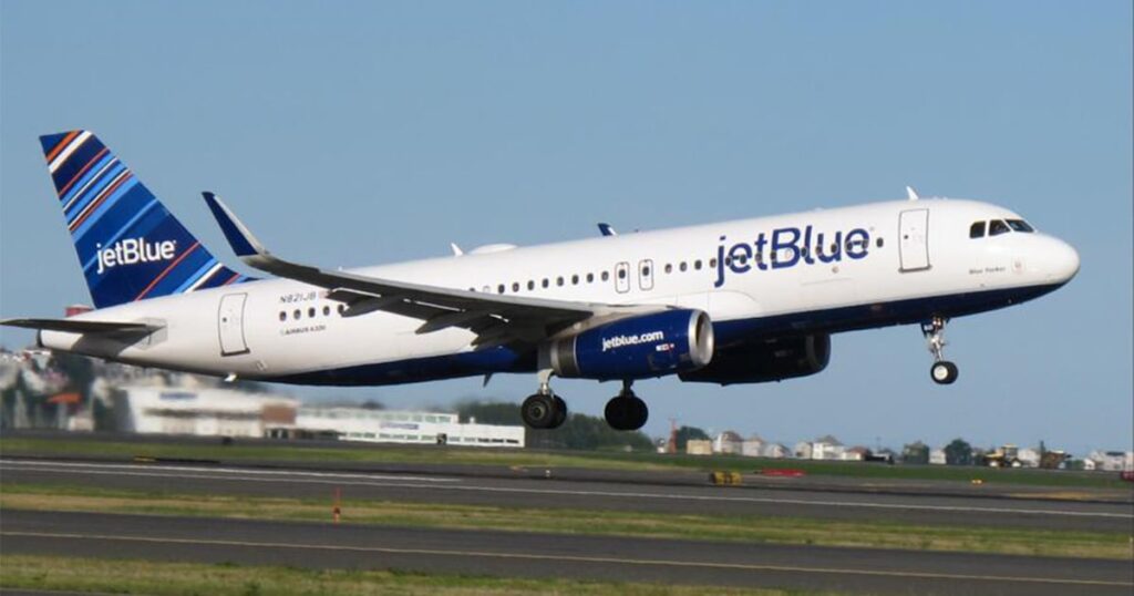 JetBlue pilot arrested at Boston airport on warrant out of Huntersville – WSOC TV