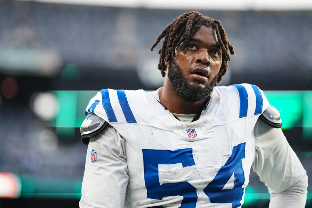 Bears to sign DE Dayo Odeyingbo to 3-year deal