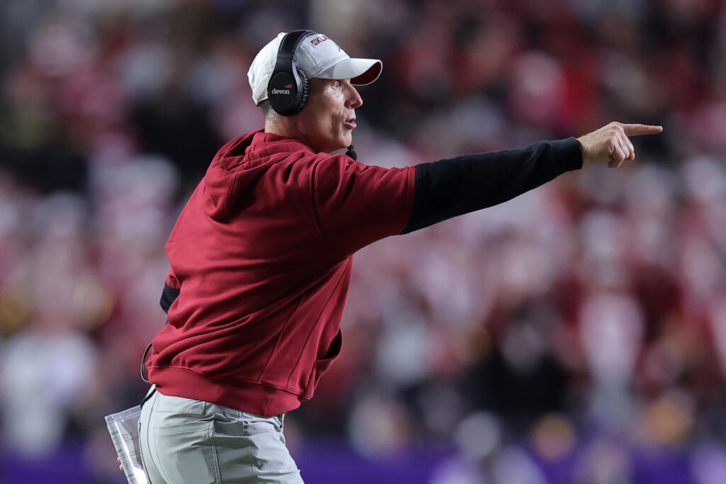 Brent Venables explains why he'll call Oklahoma's defensive plays in 2025: 'Because I'm good at it'