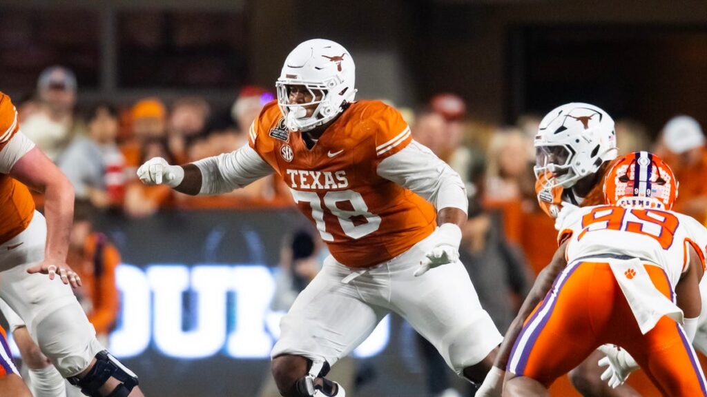 Former NFL GM takes Kelvin Banks for the Texans in new 2025 mock draft