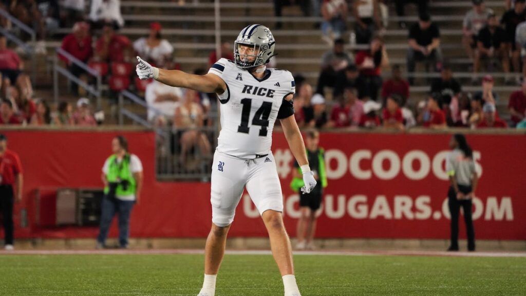 Wisconsin football transfer portal tight end Boden Groen visit