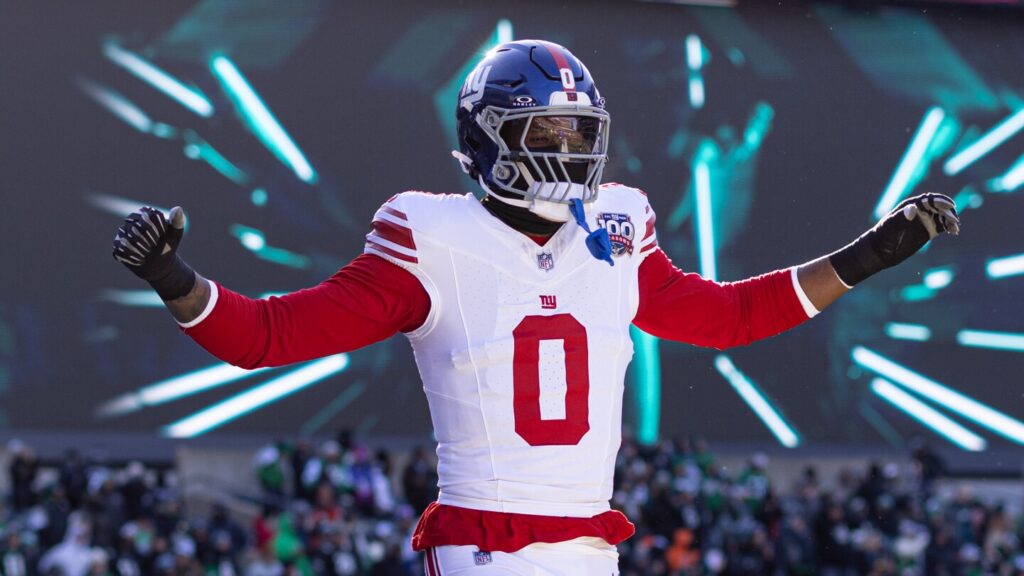 Giants restructure Brian Burns' contract