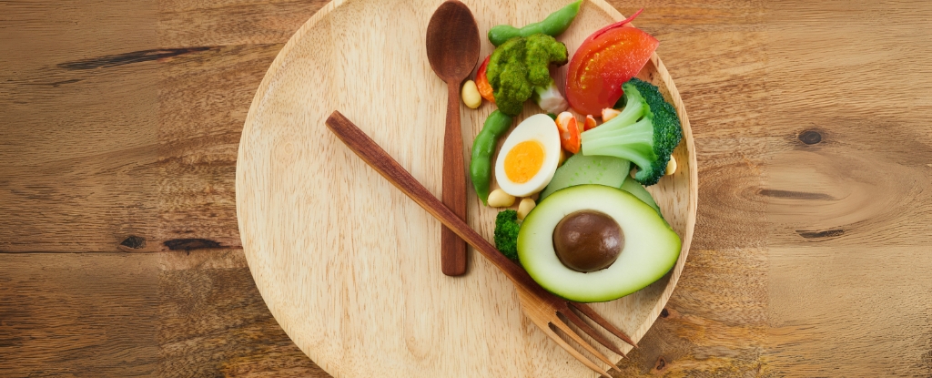 New Study Reveals an Easier Alternative to Intermittent Fasting : ScienceAlert