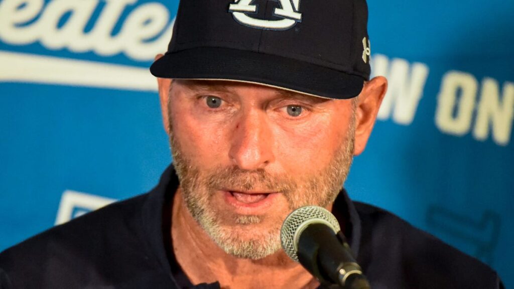 Butch Thompson named regional coach of the year