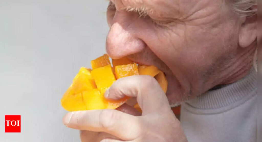 How people with diabetes can safely eat mango without increasing blood sugar |