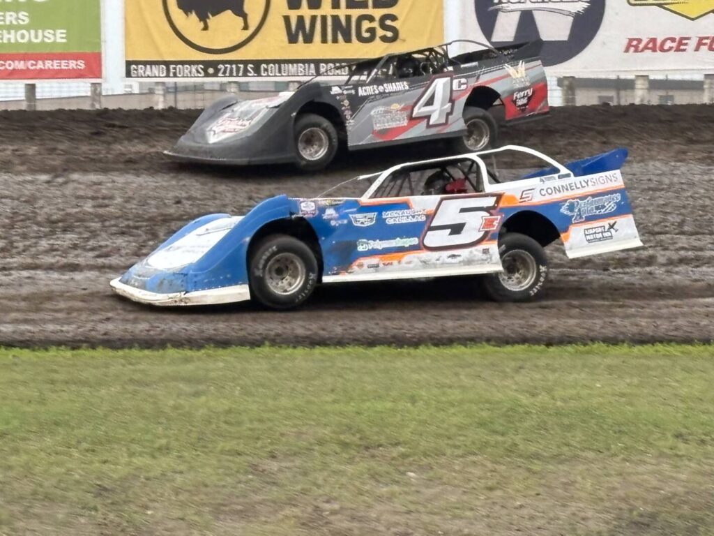 Dustin Strand wins a late model thriller at River Cities Speedway - Grand Forks Herald