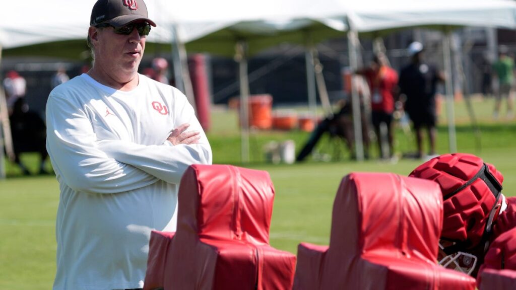 Bill Bedenbaugh compares Sooners' OC to former head coach