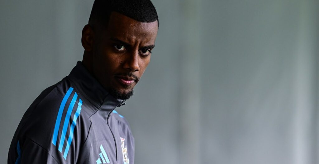 Liverpool Finalize Deal With Newcastle For Alexander Isak