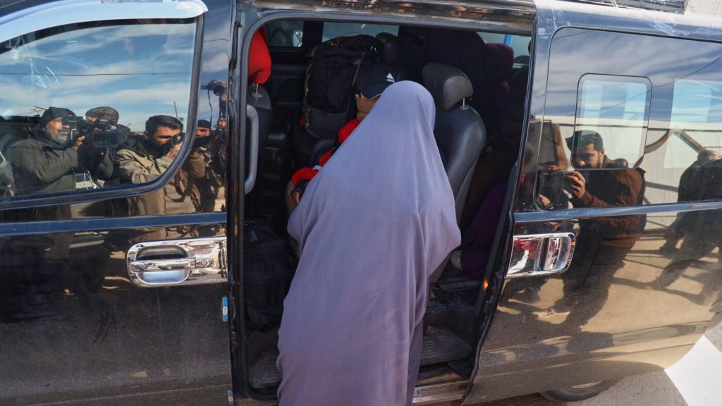 Australia prohibits citizen with suspected ISIS ties from reentering after time in Syria.