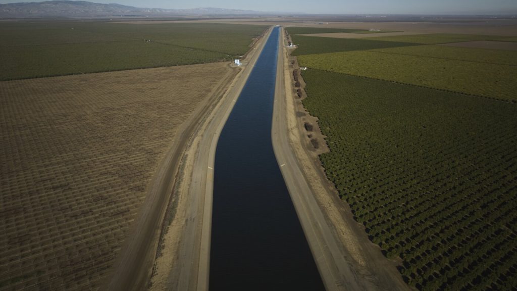 California farmers express support for large-scale solar energy project.