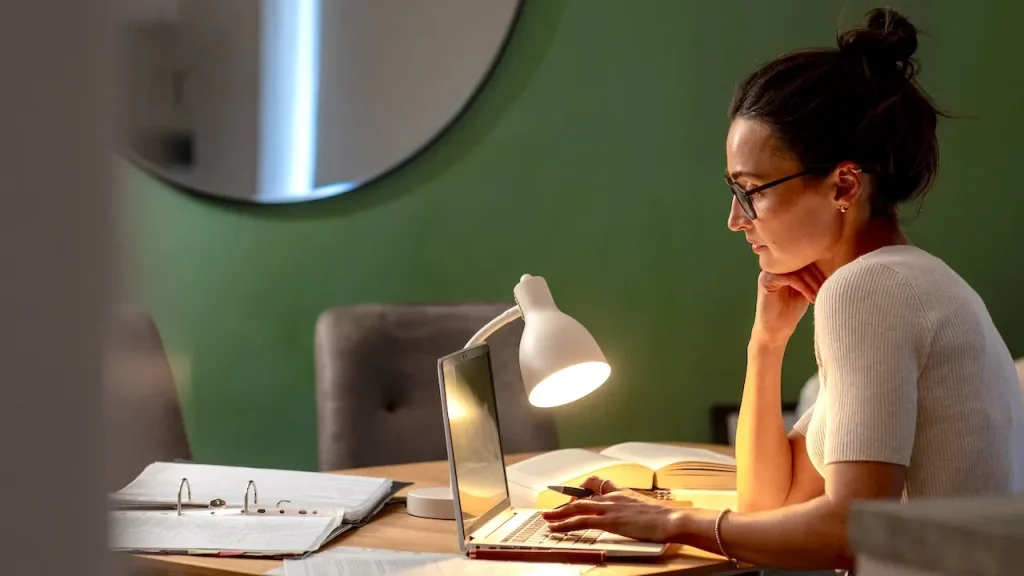 Study attributes rise in nearsightedness to inadequate lighting rather than screen use.