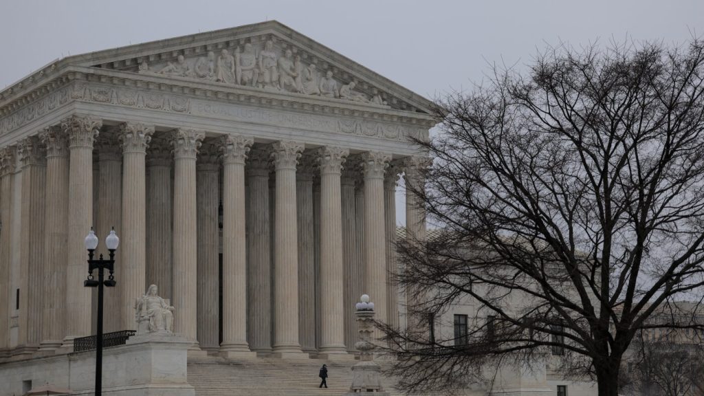 Supreme Court shows division in ruling on tax foreclosure dispute