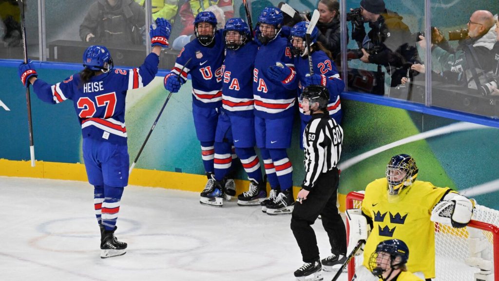 U.S. women's hockey team advances to Olympic gold medal match