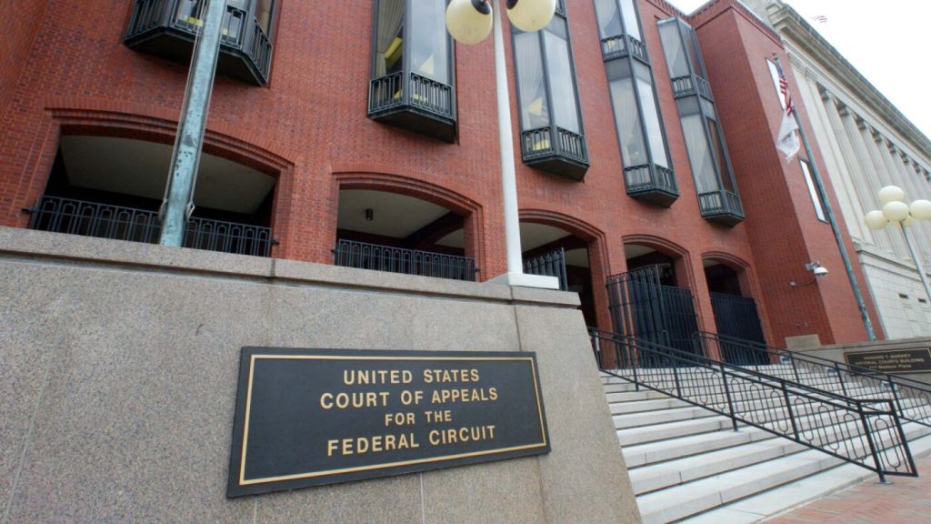 A 98-year-old federal judge seeks reinstatement from the Supreme Court.