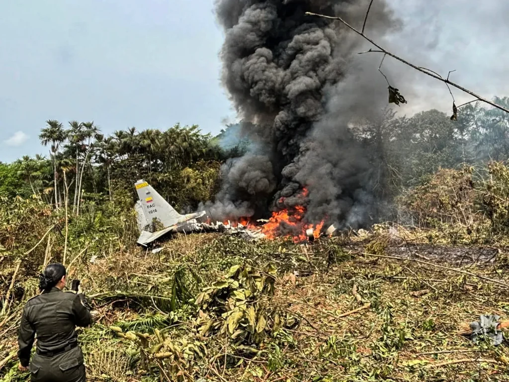 Colombian military aircraft crashes during takeoff, resulting in at least one fatality.
