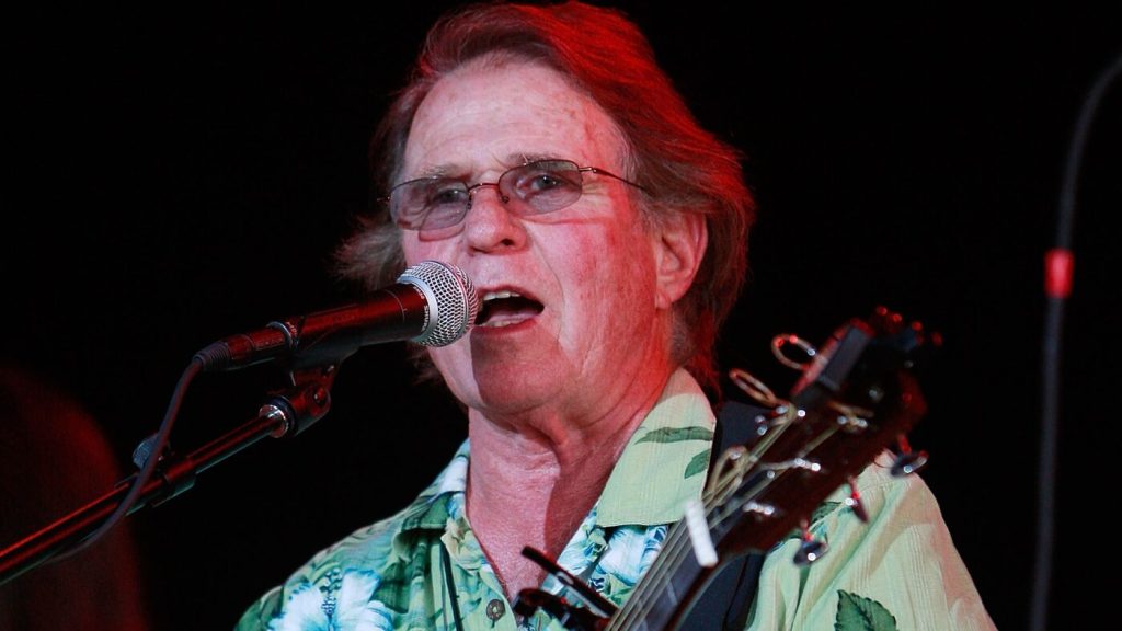 Country Joe McDonald, renowned anti-war musician known for his Woodstock performance, passes away at 84