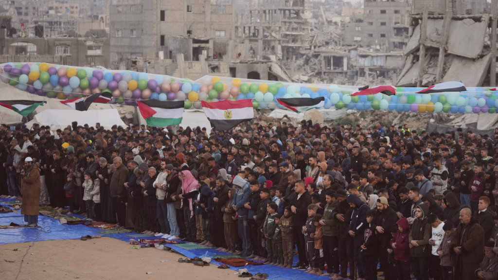 Global Eid al-Fitr Celebrations Captured in Photographic Highlights