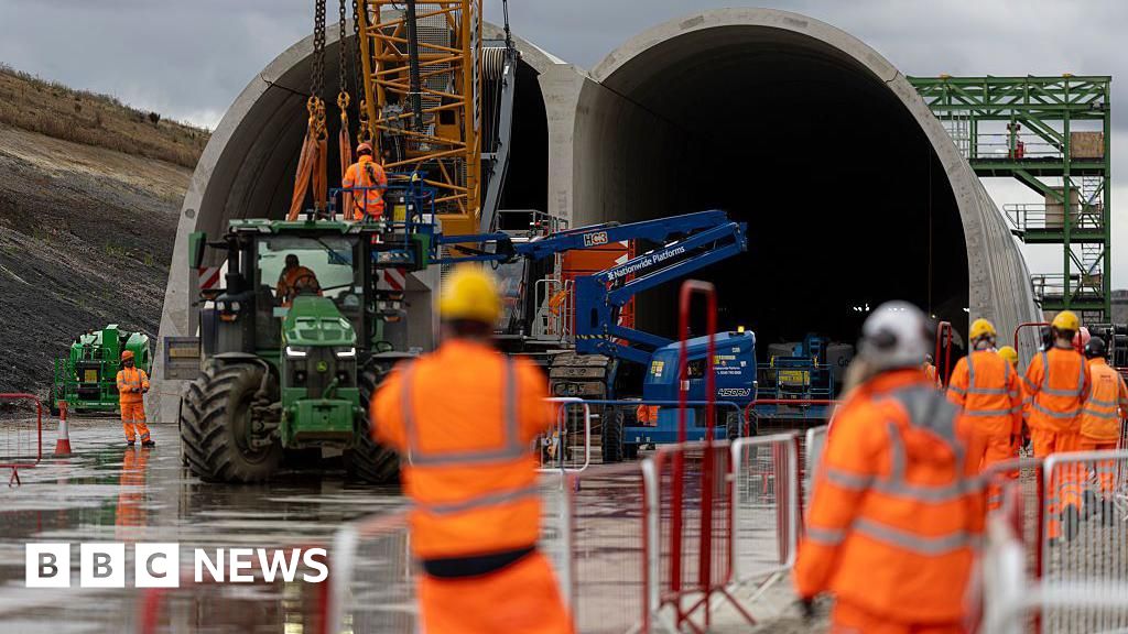 HS2 train speeds may be reduced to reduce costs.