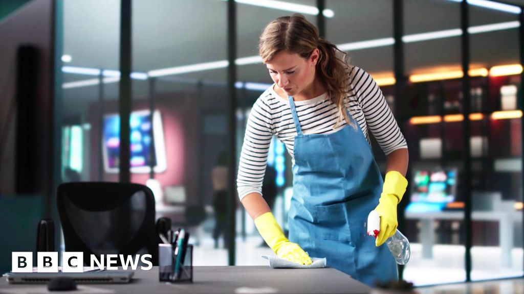 Hourly minimum wage increases to £12.71
