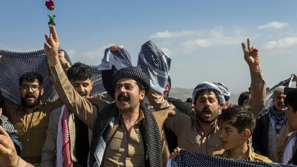 [Iranian Kurdish opposition factions are prepared but remain cautious in the context of ongoing regional conflict.