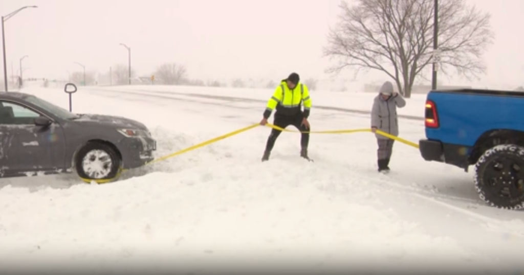 Severe weather alerts issued as blizzard conditions affect northern states and an early heatwave impacts the West Coast.