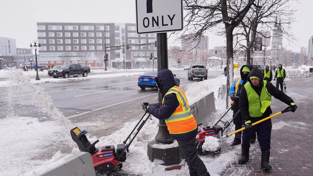 Severe weather, including snow and strong winds, affects regions of the US as thunderstorms and tornadoes are expected to develop later on Sunday.