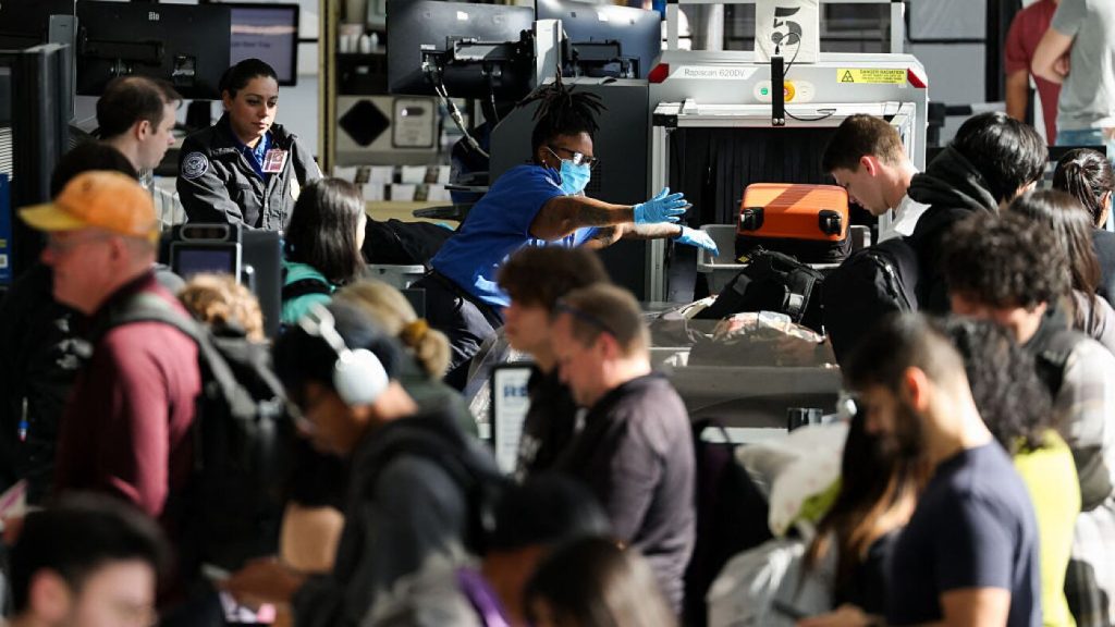 Travel Sector Urges Congress to Resolve DHS Funding Impasse