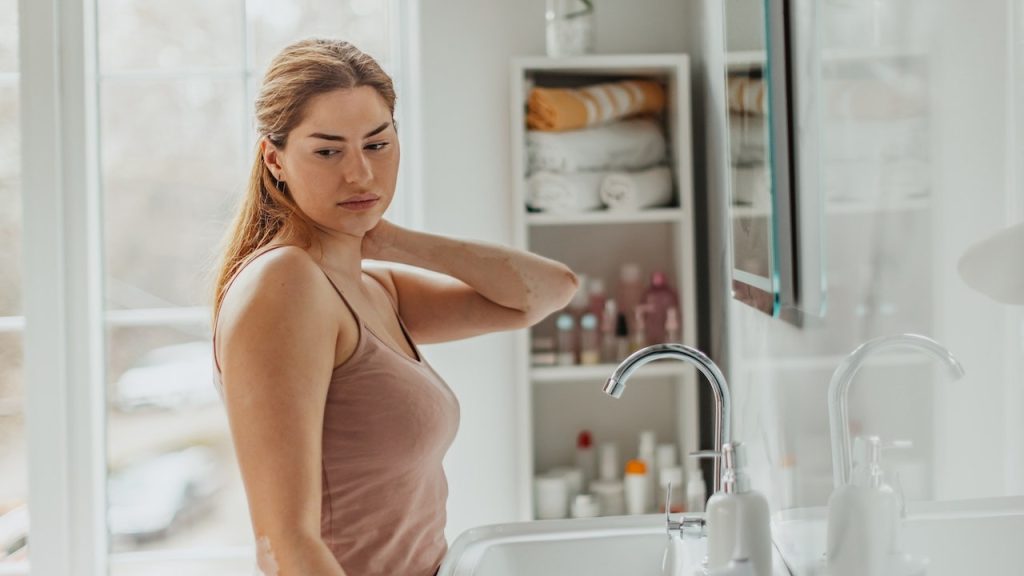 AGA recommends fiber as the primary treatment for hemorrhoids.