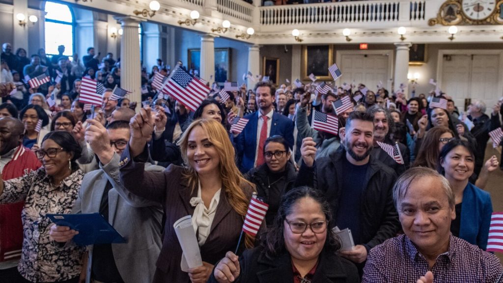 Approval rates for U.S. citizenship applications decrease in 2025.