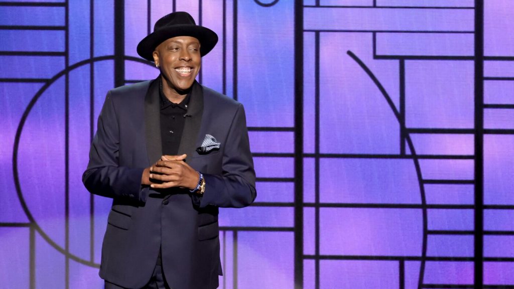 Arsenio Hall shares insights about his late-night career in a recently released memoir.