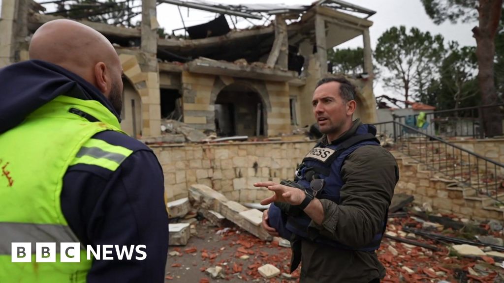 [BBC accompanies paramedics in Lebanon following Israeli airstrikes
