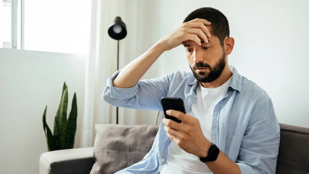 CISA and FBI alert users to phishing threats aimed at WhatsApp and Signal platforms.