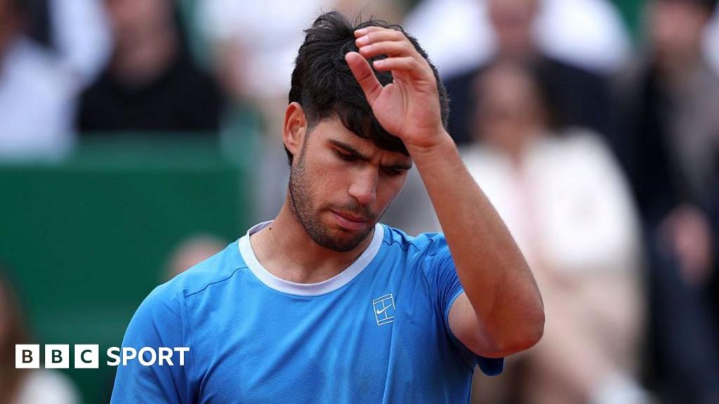 Carlos Alcaraz withdraws from Barcelona Open due to wrist injury.
