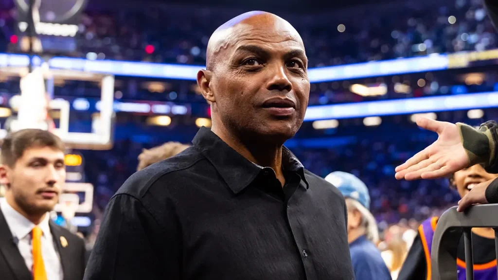 Charles Barkley advises NBA players to refrain from commenting on the 65-game policy.