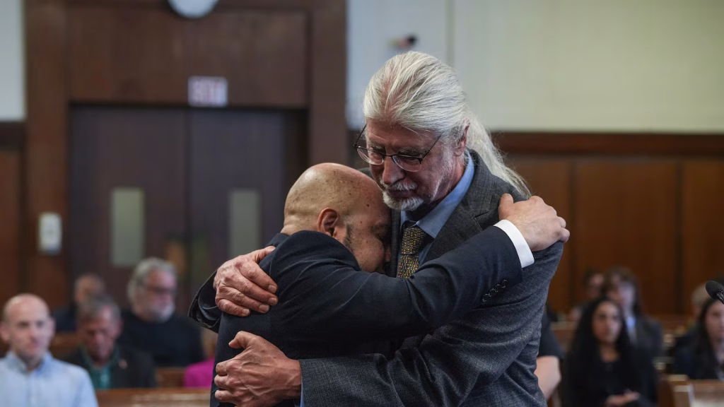 Court overturns murder conviction of man after 25 years in prison
