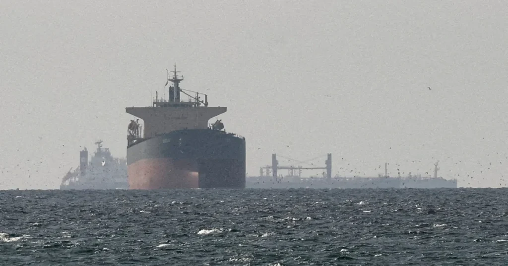 International Responses Emerge Following Reopening of Strait of Hormuz in Context of Ongoing US-Iran Tensions