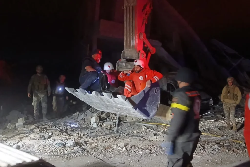 Israeli forces engage in targeted operation in southern Lebanon, resulting in the death of one journalist and injuries to another.