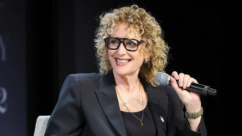 Judy Gold commends New York Comedy Club for removing heckler who made antisemitic remarks.