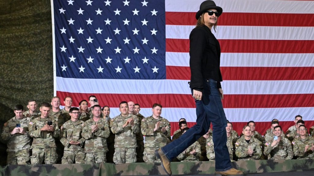 Kid Rock travels via military helicopter