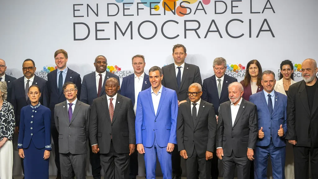 [Progressive leaders convene in Barcelona to establish a coalition opposing U.S. influence, experts report