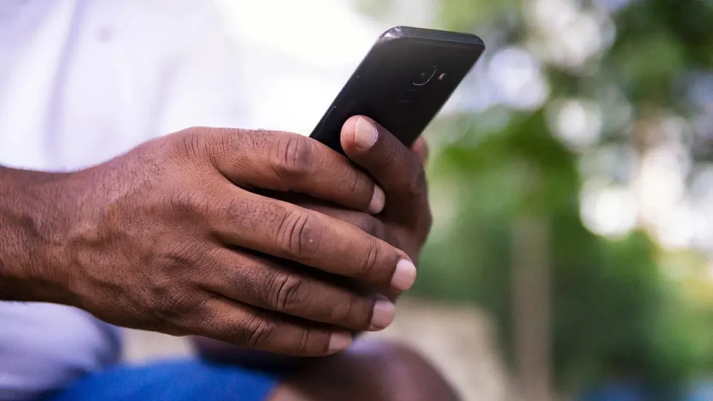 Samsung Messages to cease operations in 2026 as scammers begin to take advantage of the situation.