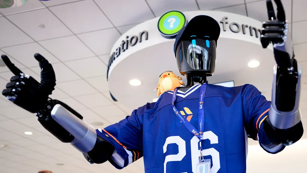 San José airport introduces AI robot José to assist passengers.