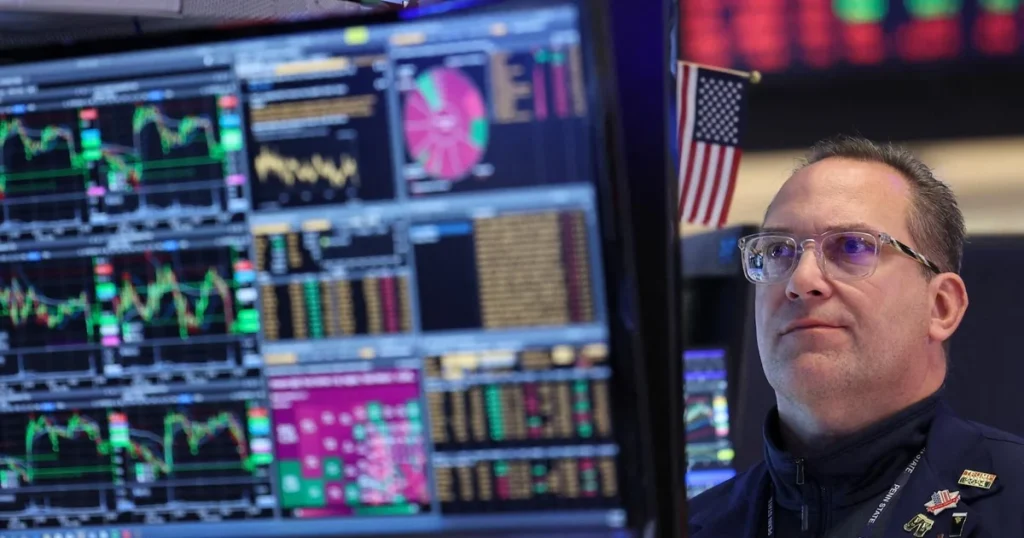 Stocks rise slightly as oil prices stabilize near $100 per barrel following the U.S. initiation of a partial blockade in the Strait of Hormuz.