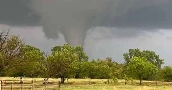 Tornado strikes Enid, Oklahoma, damaging homes and leading to the closure of an Air Force base.