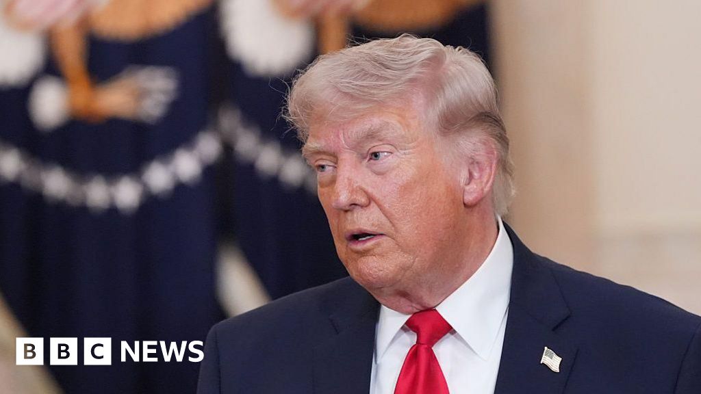 Trump announces success in pilot rescue operation, while dangers to US aircraft and military personnel persist in Iran