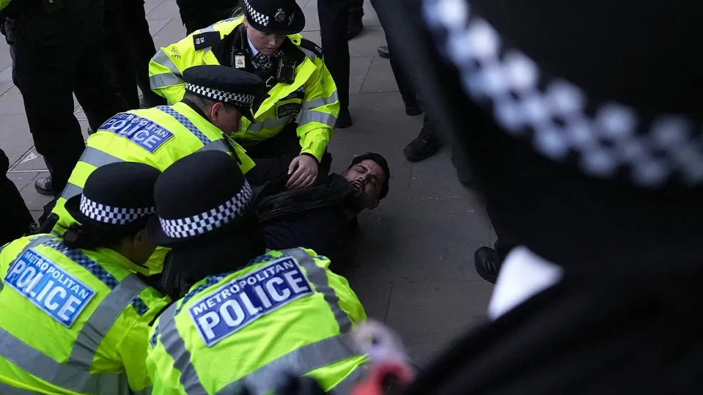 [UK elevates terror alert level to severe following antisemitic stabbing in Golders Green.