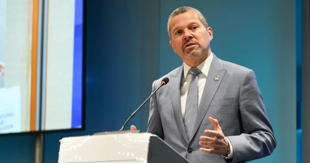 UN watchdog leader urges Iran to refrain from imposing tolls in the Strait of Hormuz.