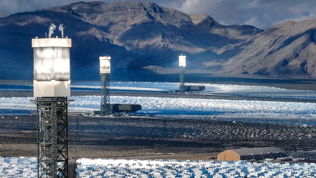 California regulators prevent closure of Ivanpah solar facility.