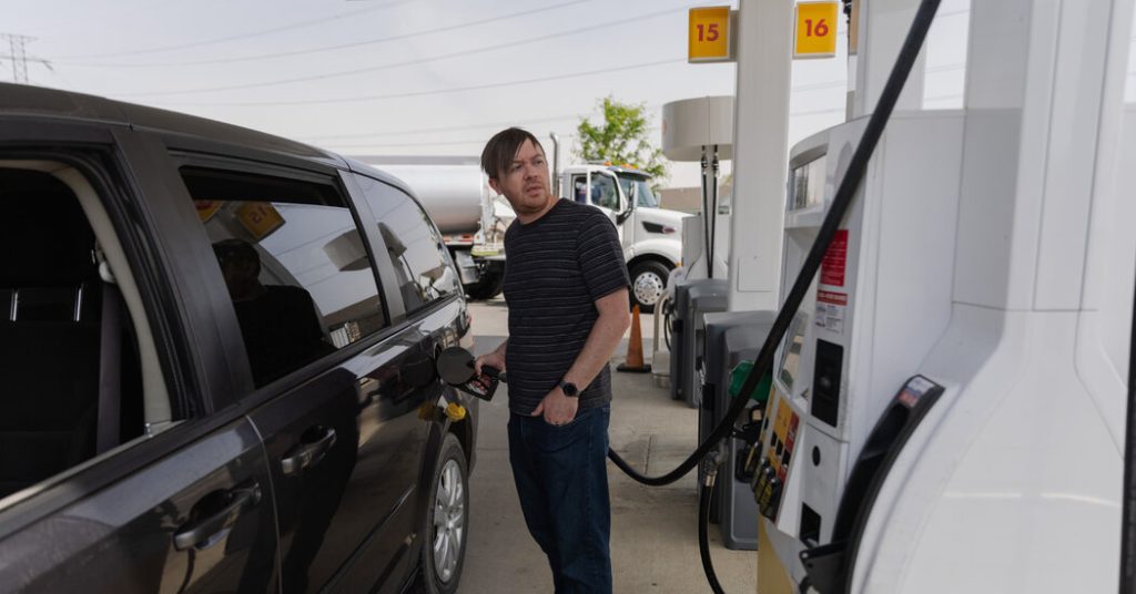 Consumers Reliant on Continuous Credit Usage to Cope with Increasing Expenses